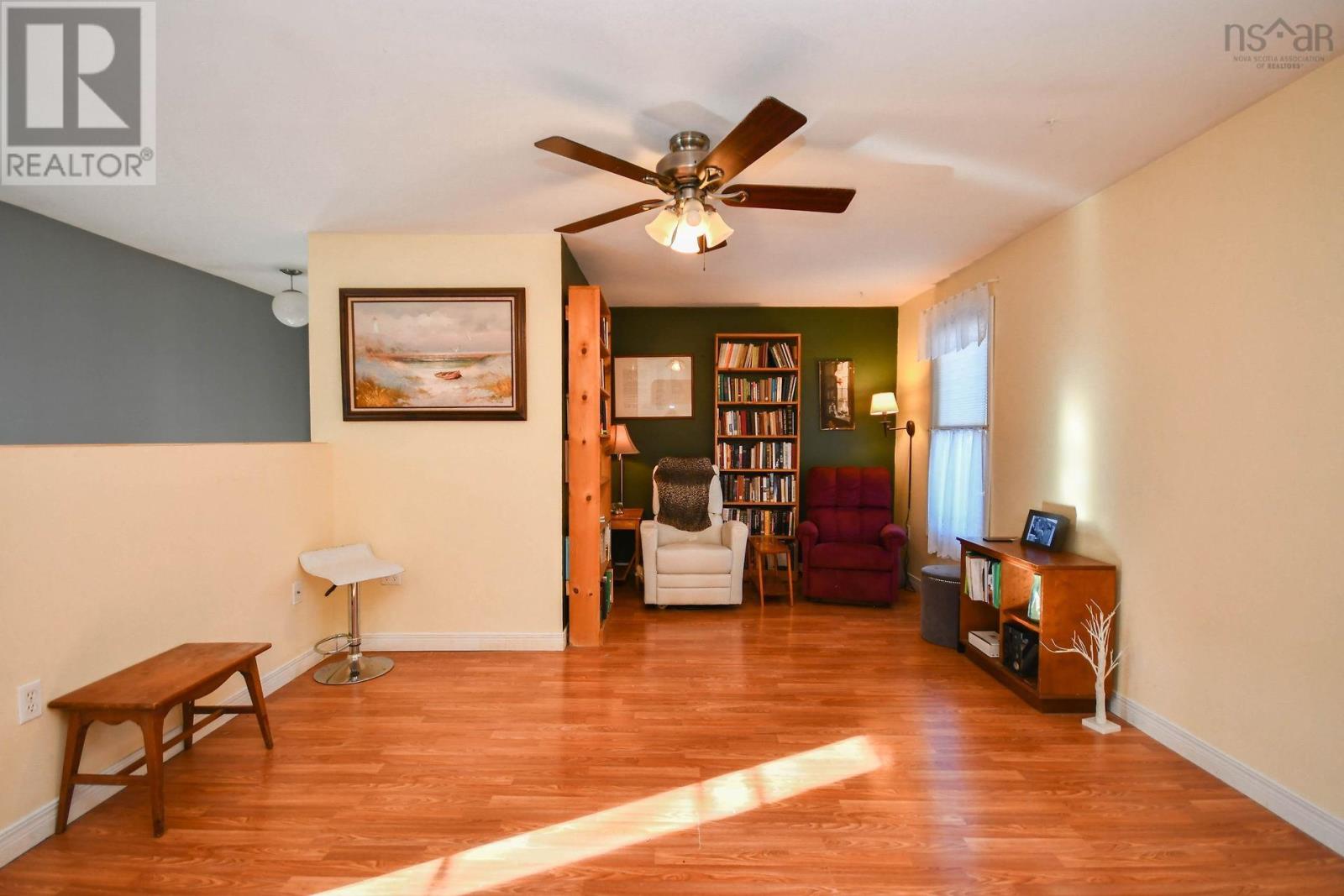 Listing 202304170 - Large Photo # 13