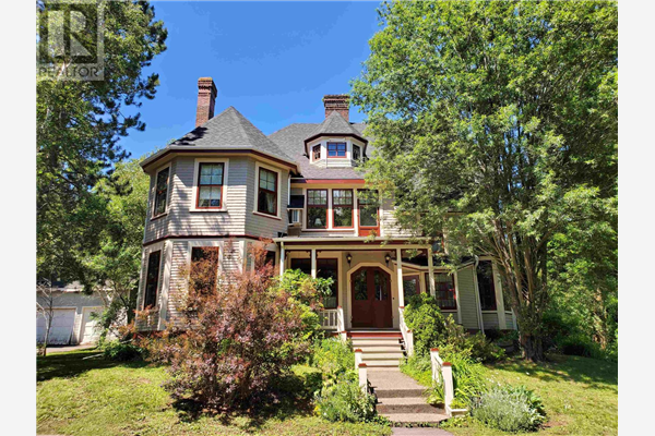 121 North River Road, Brighton