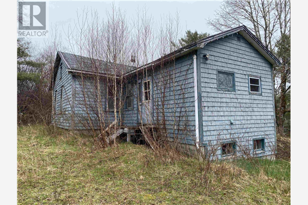 9889 Highway 8, Caledonia