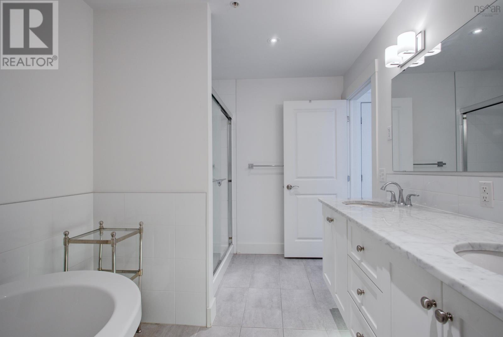502 220 Waterfront Drive, #502