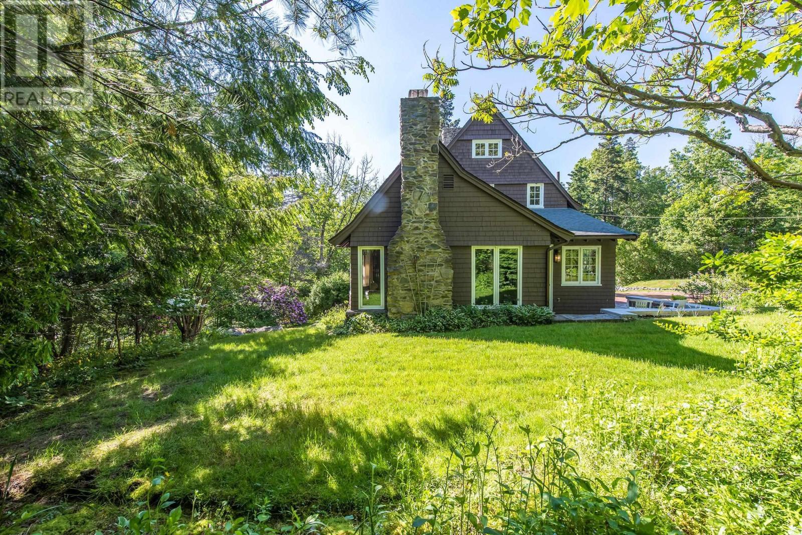 23 Golf Links Drive
