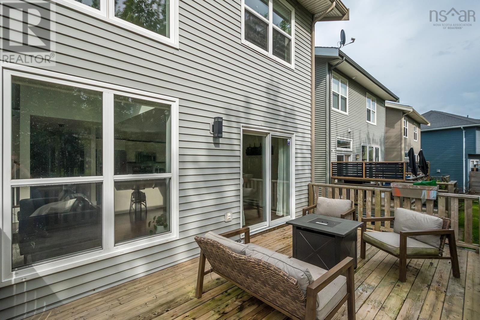 51 Capstone Crescent