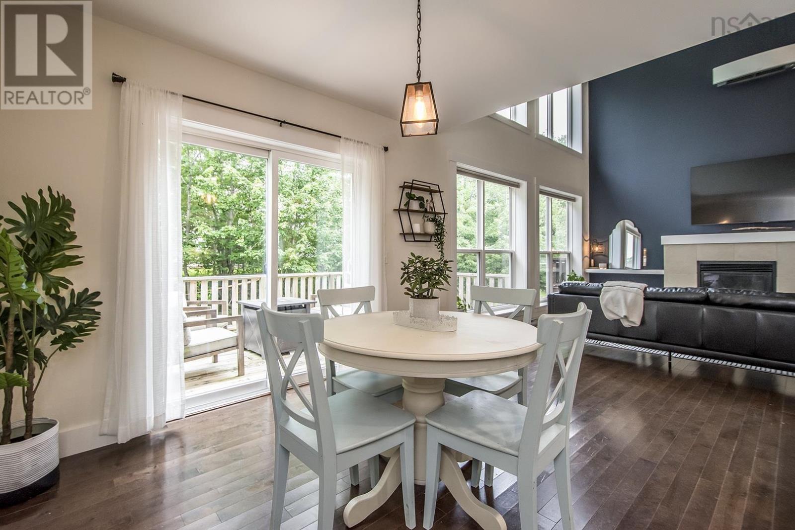 51 Capstone Crescent