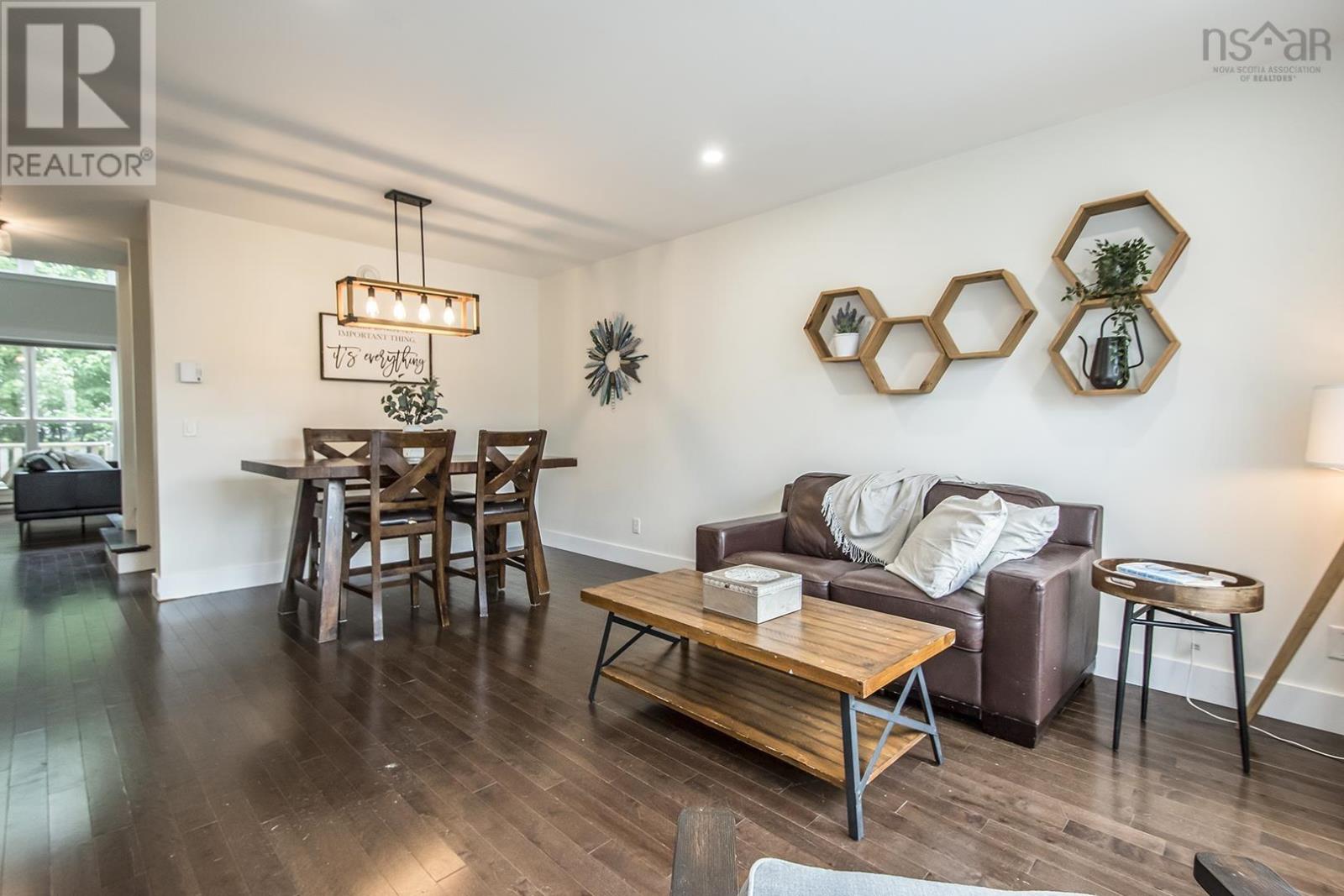 51 Capstone Crescent