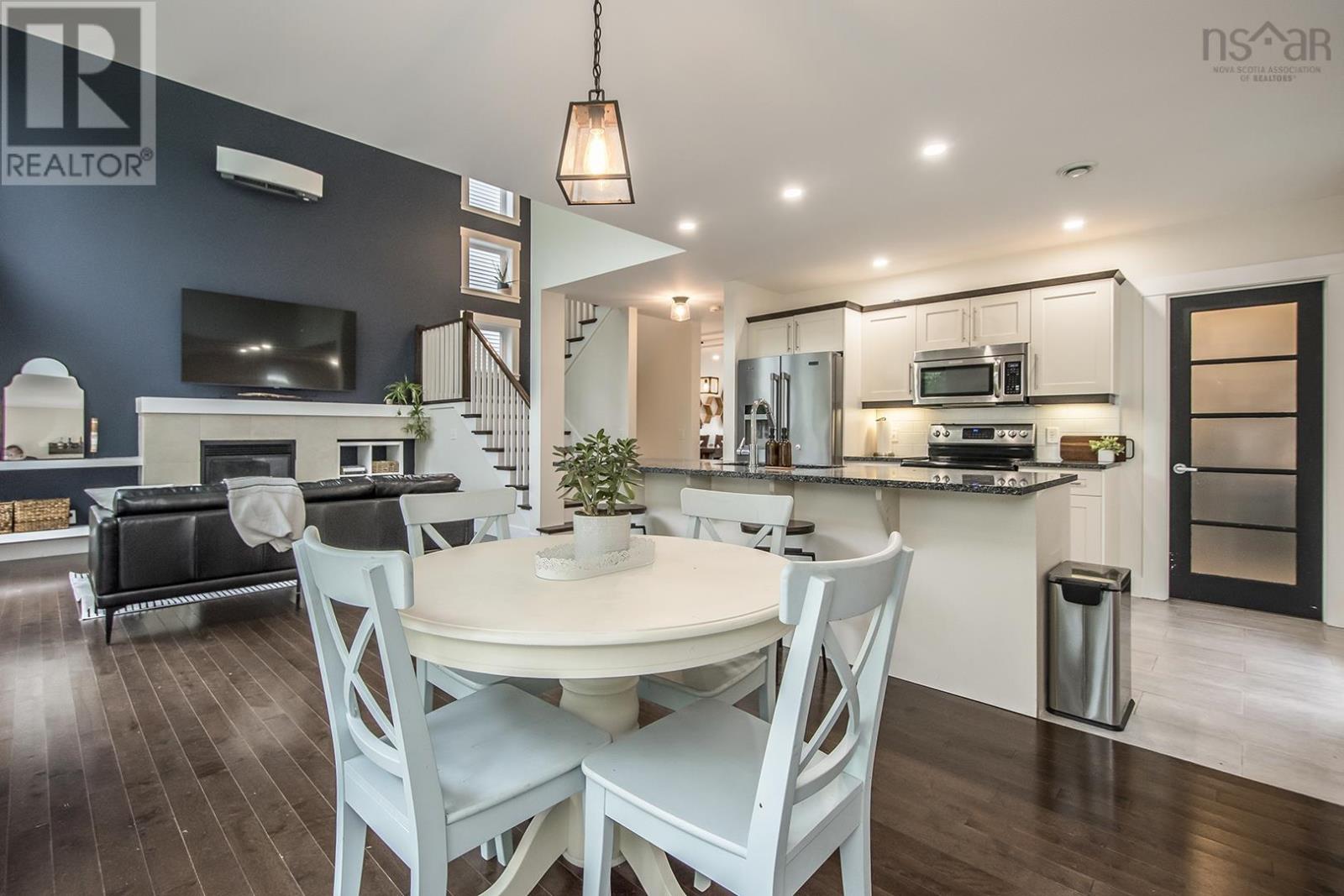 51 Capstone Crescent