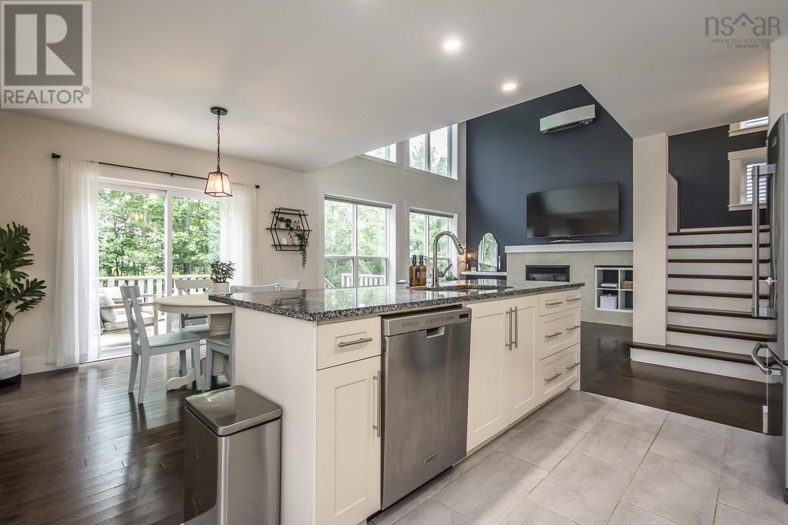 51 Capstone Crescent