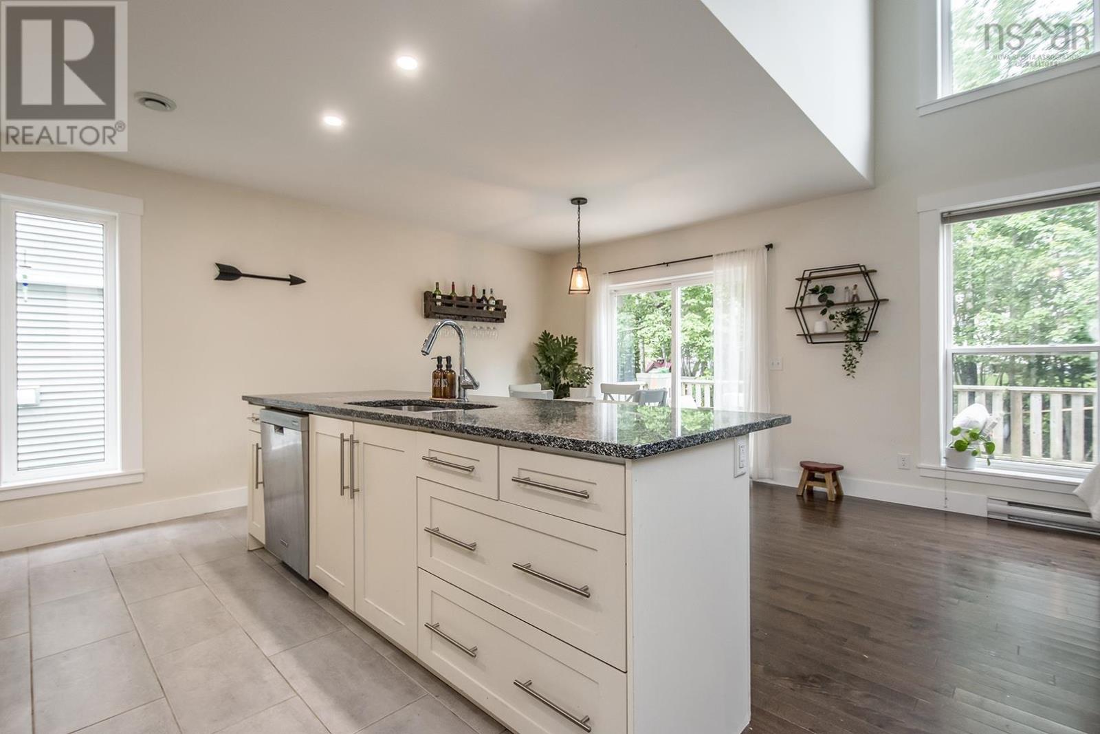 51 Capstone Crescent