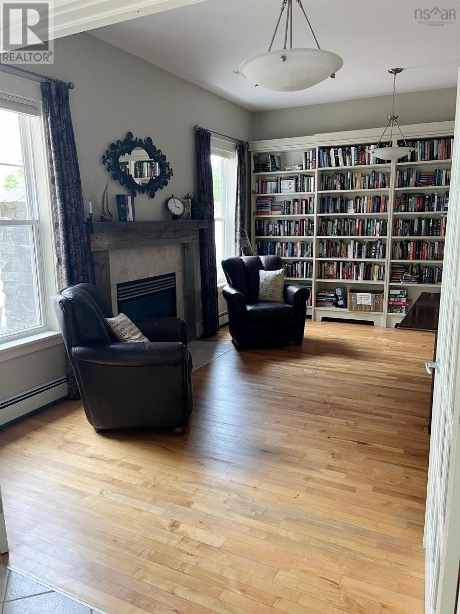 201 99 Waterfront Drive, #201