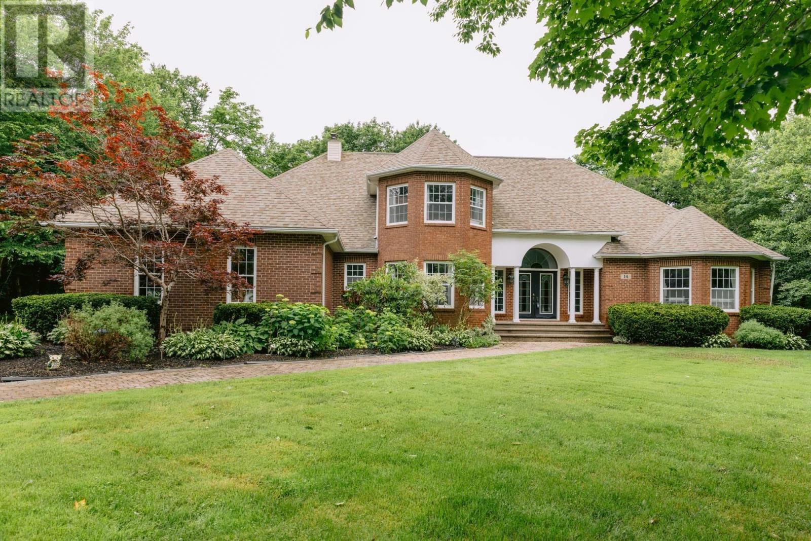14 Club House Lane