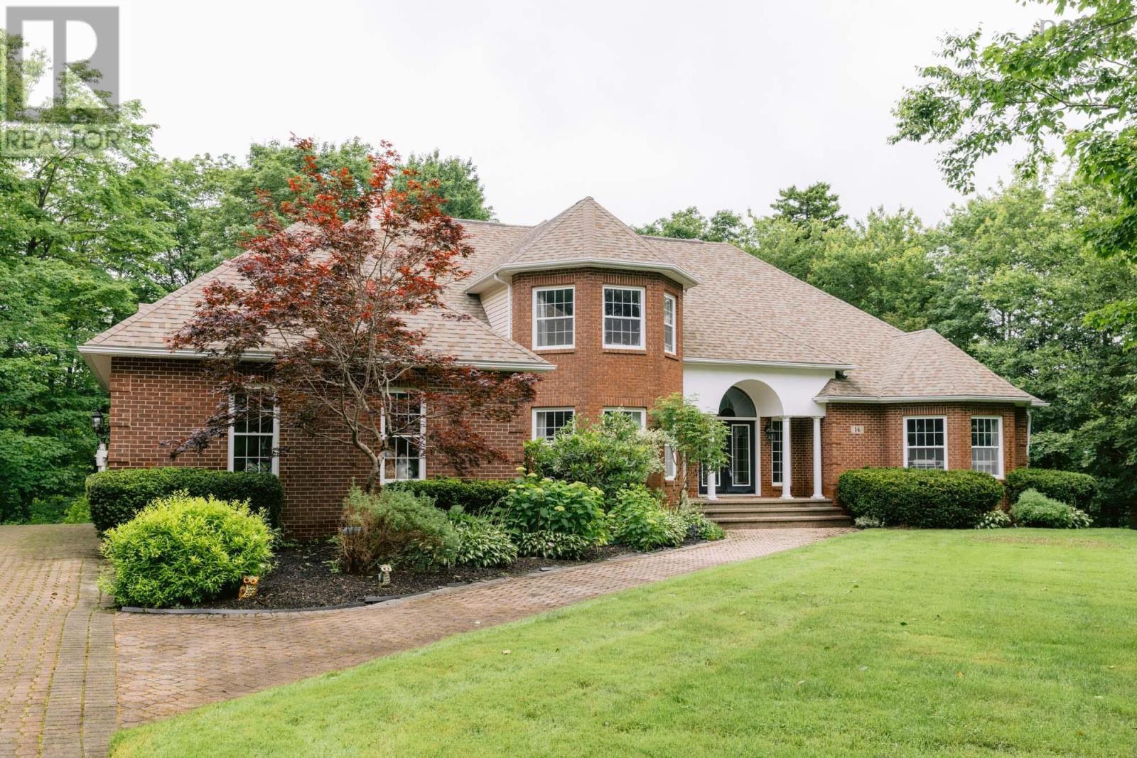 14 Club House Lane