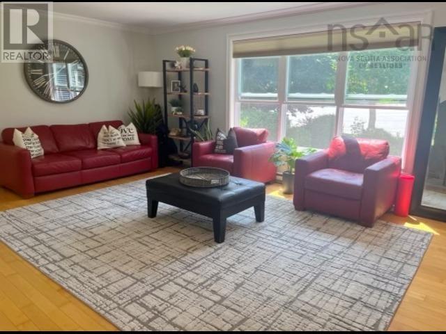 71 Douglas Drive