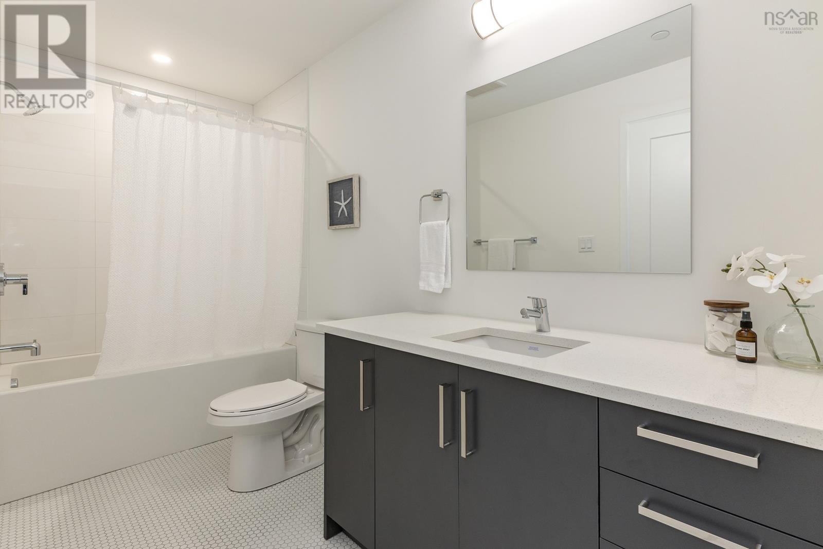 804 72 Seapoint Road, #804