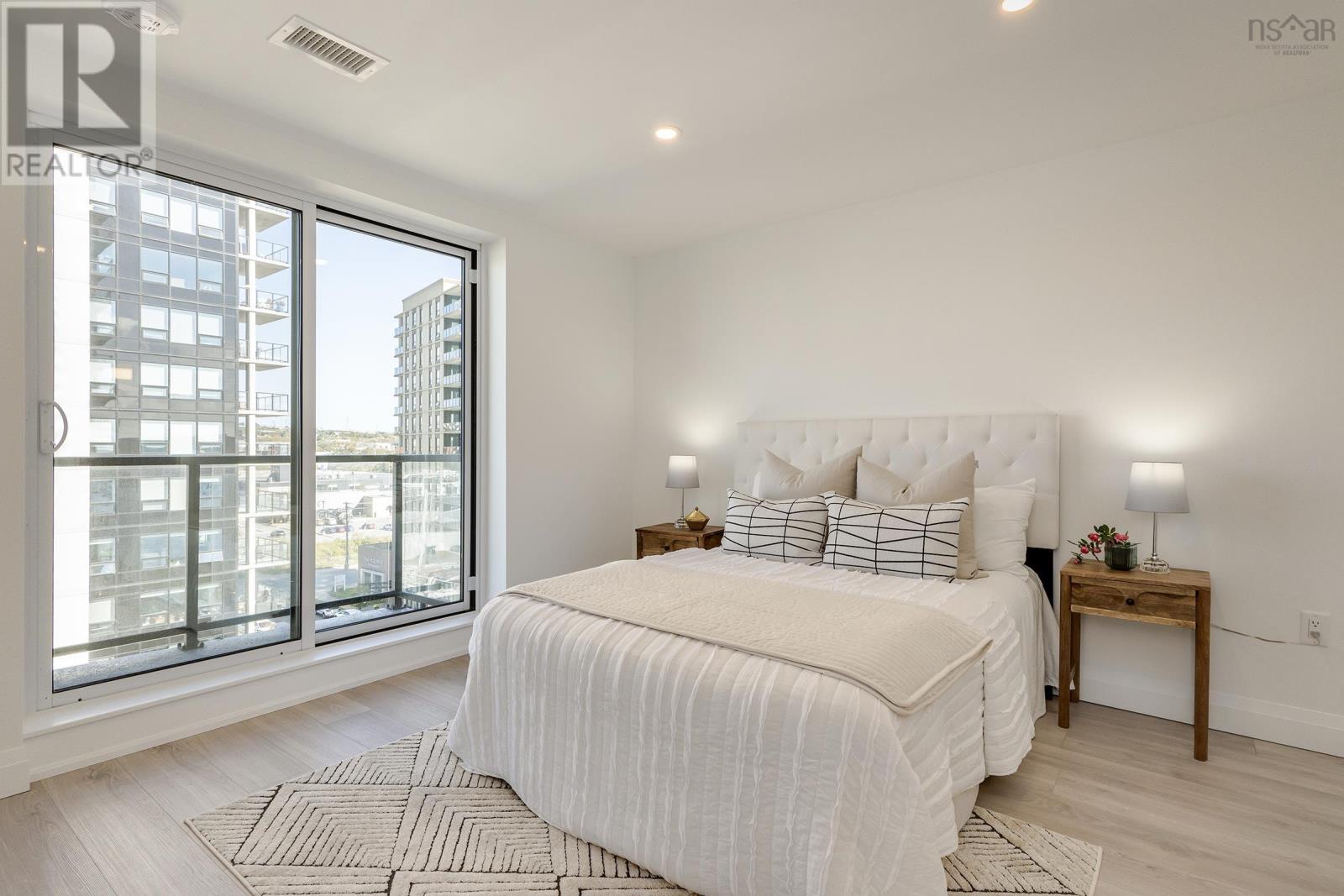 804 72 Seapoint Road, #804