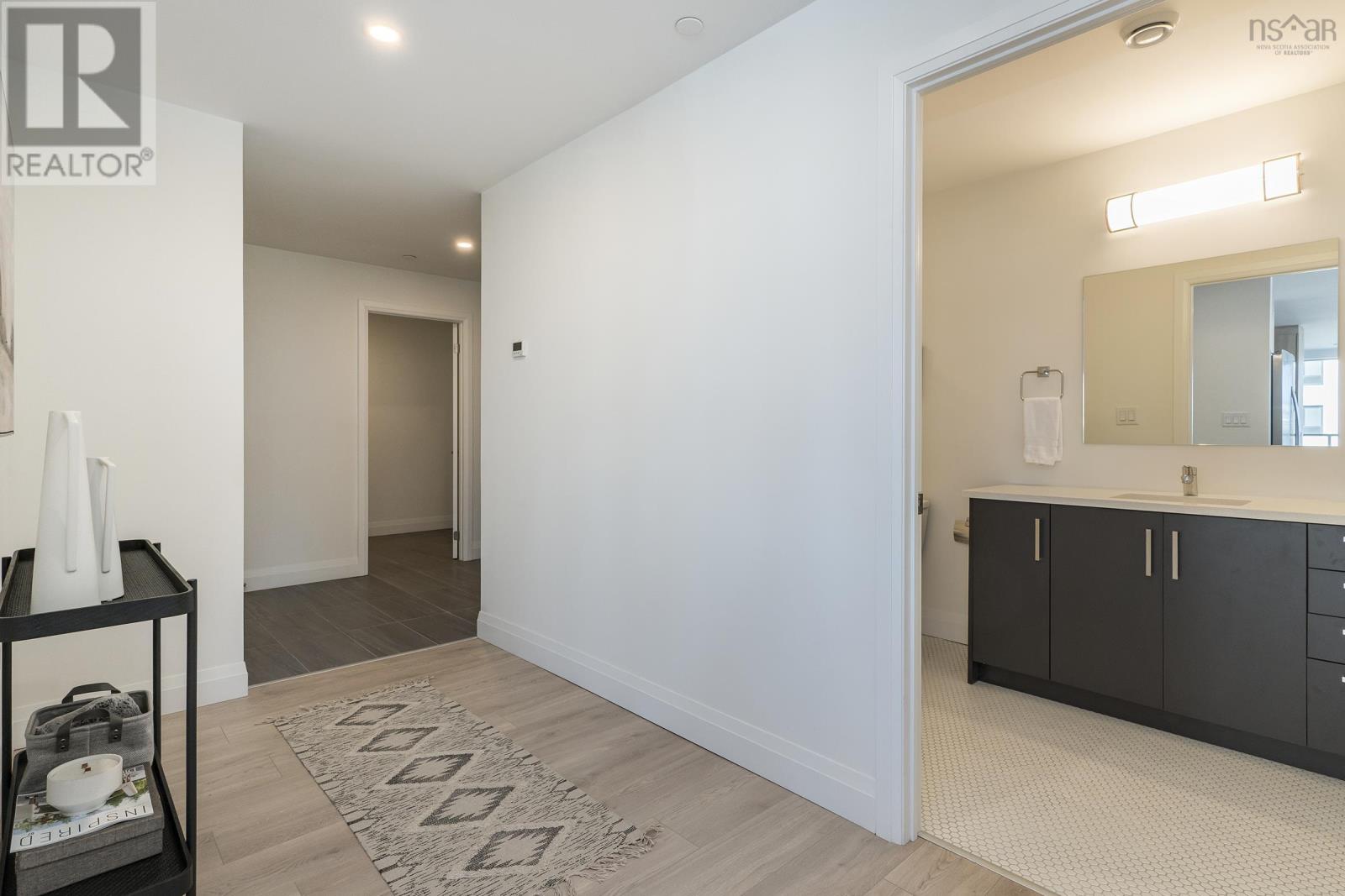 804 72 Seapoint Road, #804