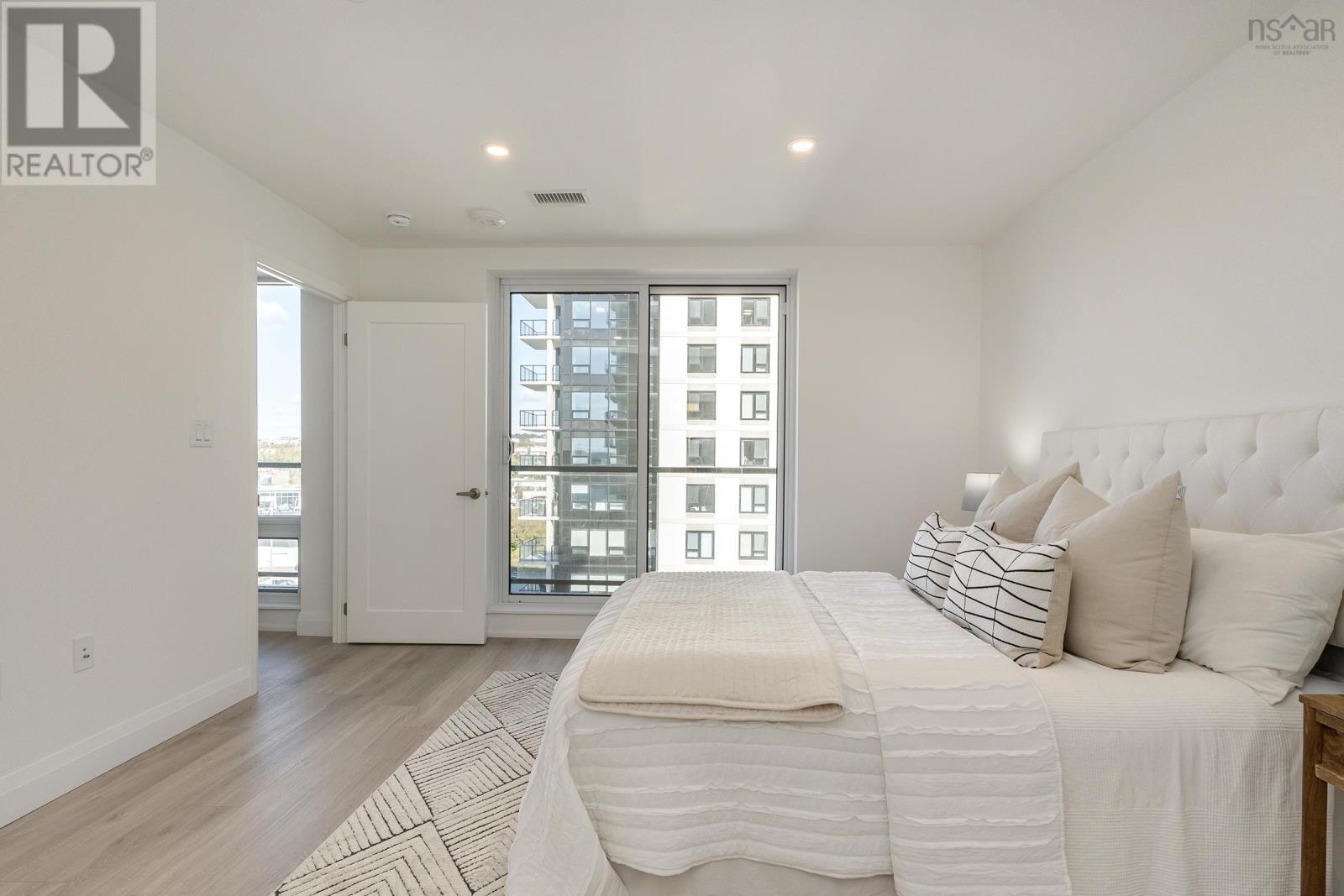 804 72 Seapoint Road, #804