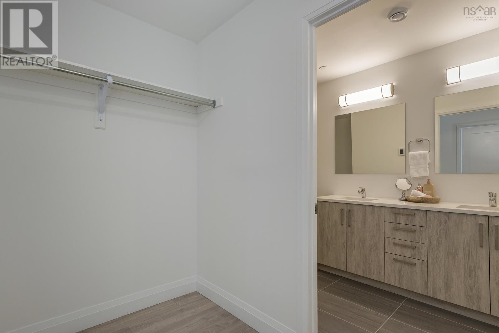 804 72 Seapoint Road, #804