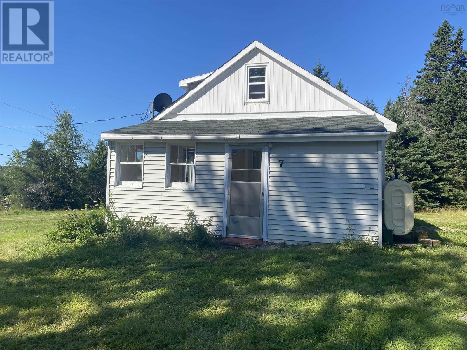 7 Maclennen Drive