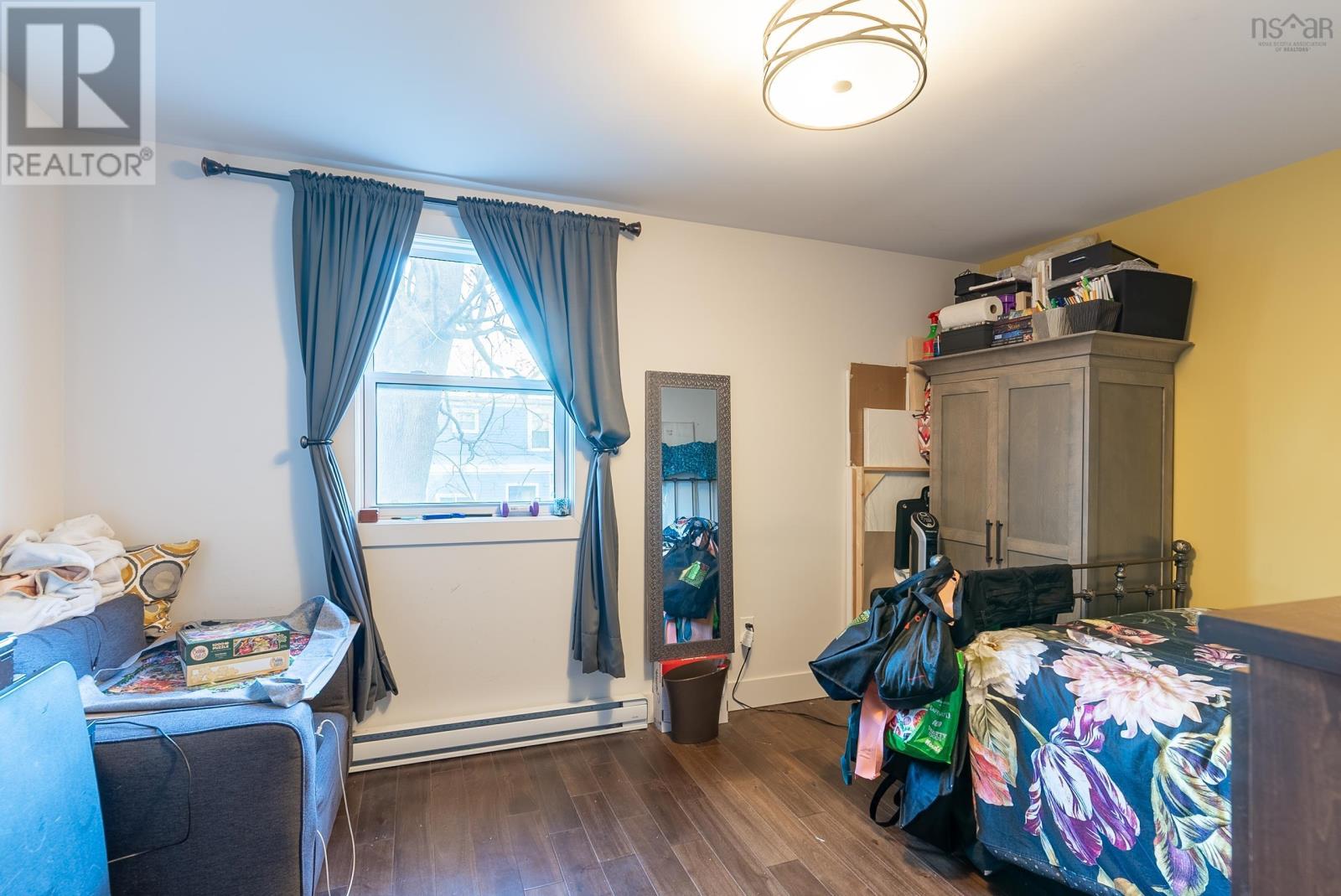 932/934 South Bland Street
