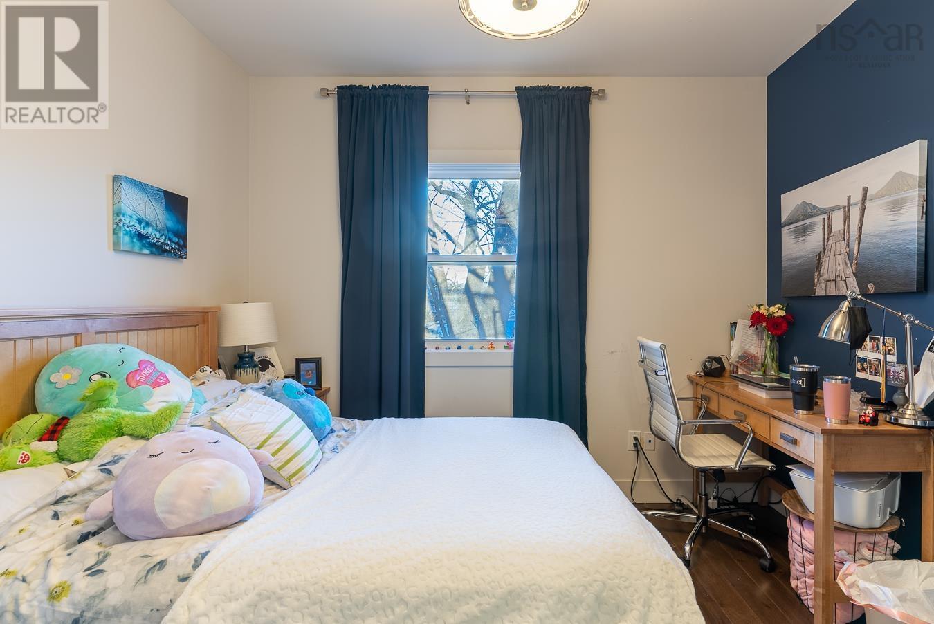 932/934 South Bland Street