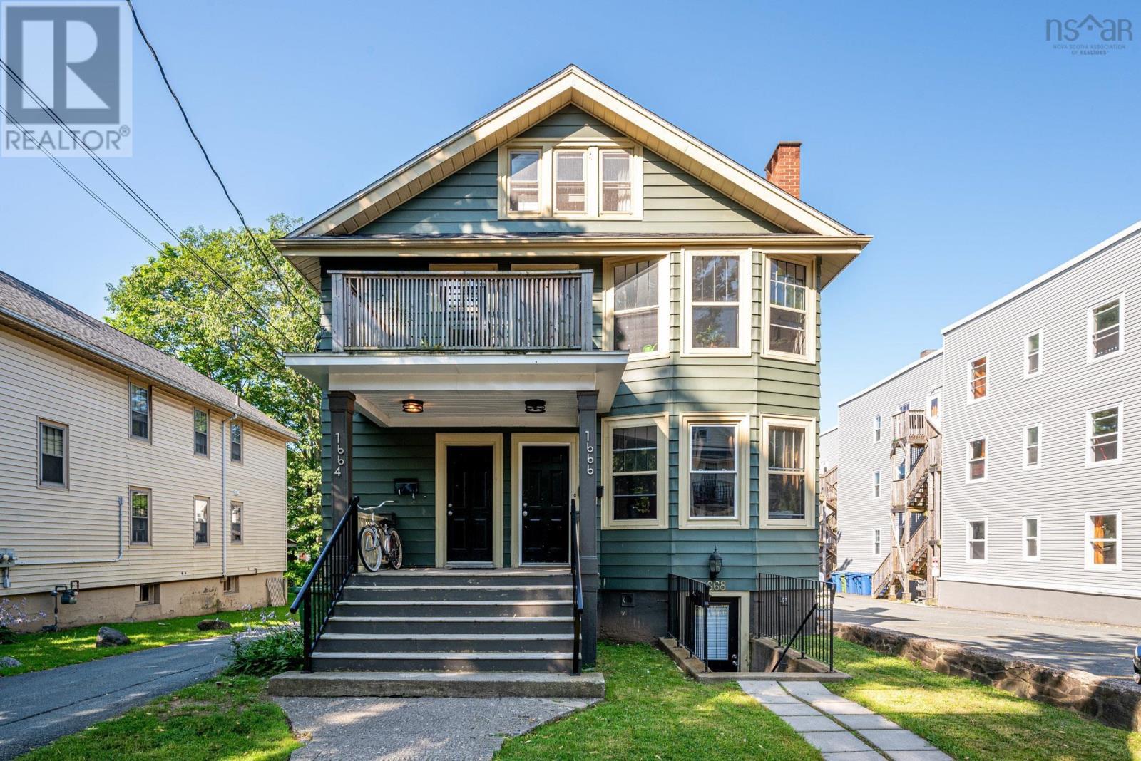 1664-1666-1668 LARCH Street
