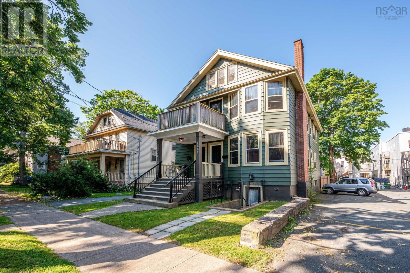 1664-1666-1668 LARCH Street
