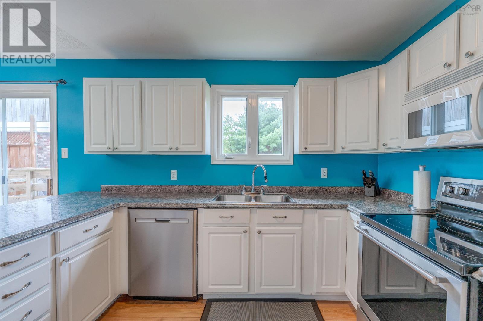 2 Shoreview Drive