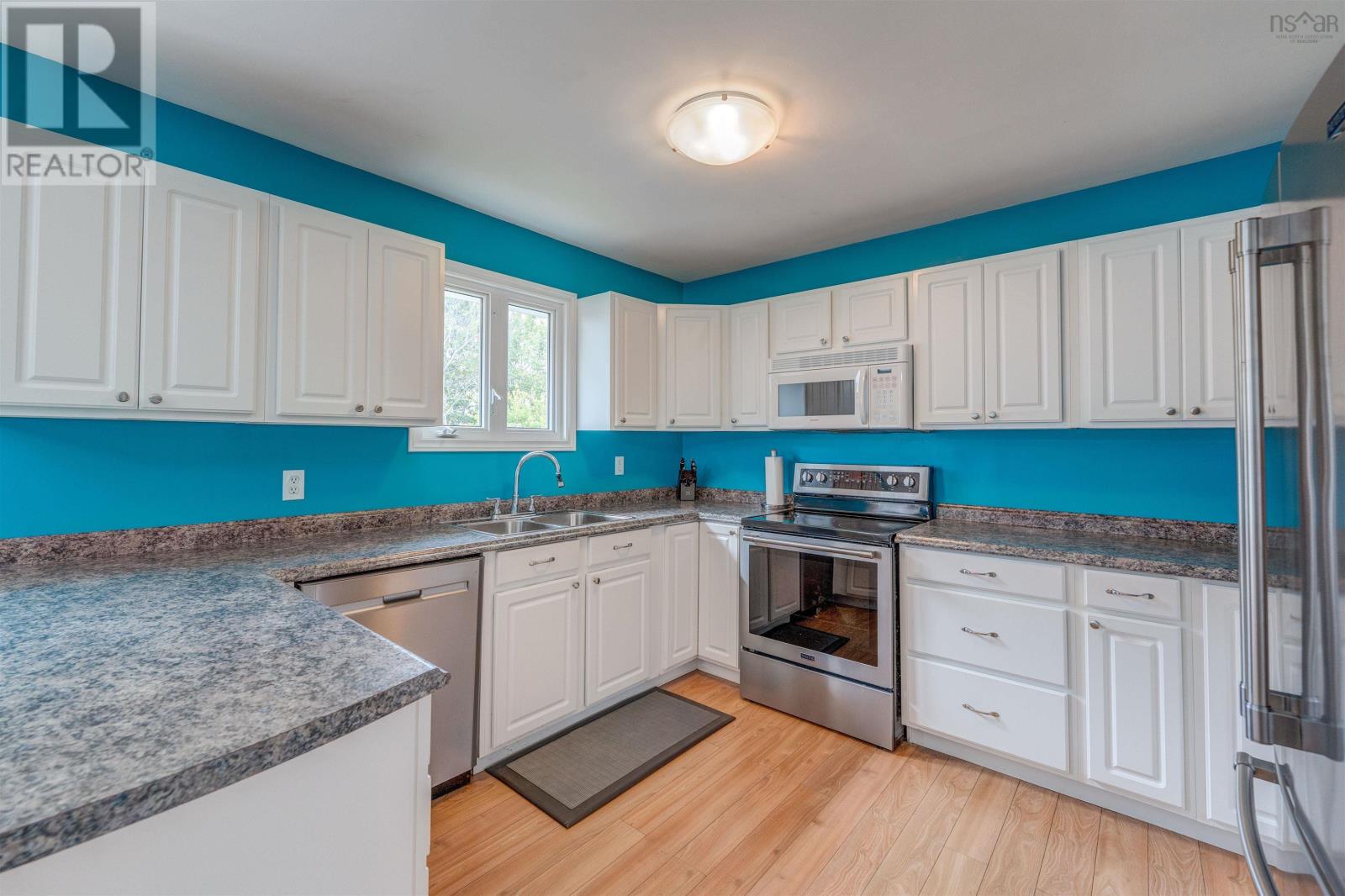 2 Shoreview Drive