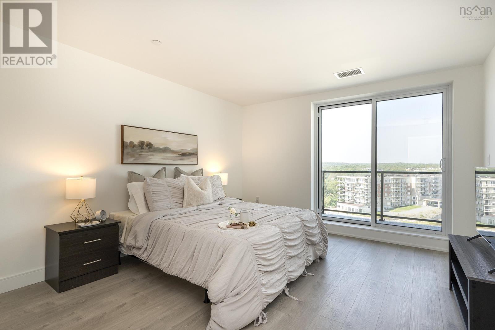803 72 Seapoint Road, #803