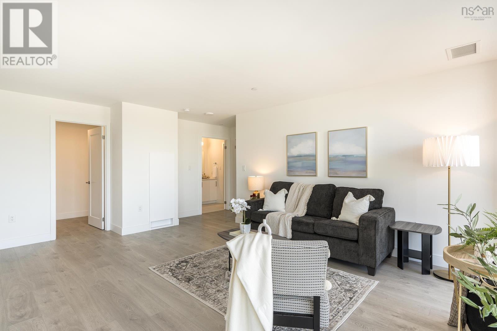 803 72 Seapoint Road, #803