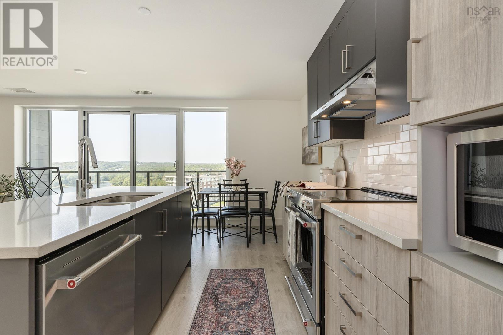 803 72 Seapoint Road, #803