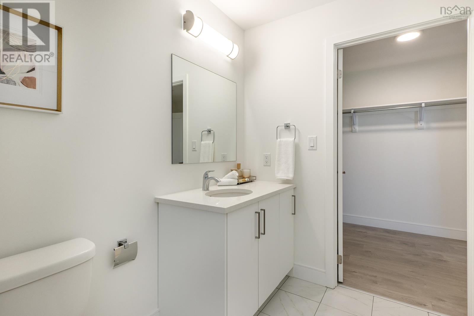 803 72 Seapoint Road, #803