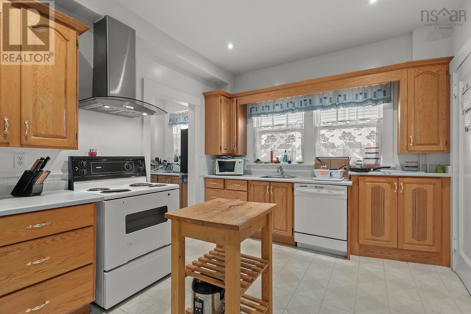 1645 Oxford Street|1647 Oxford Street