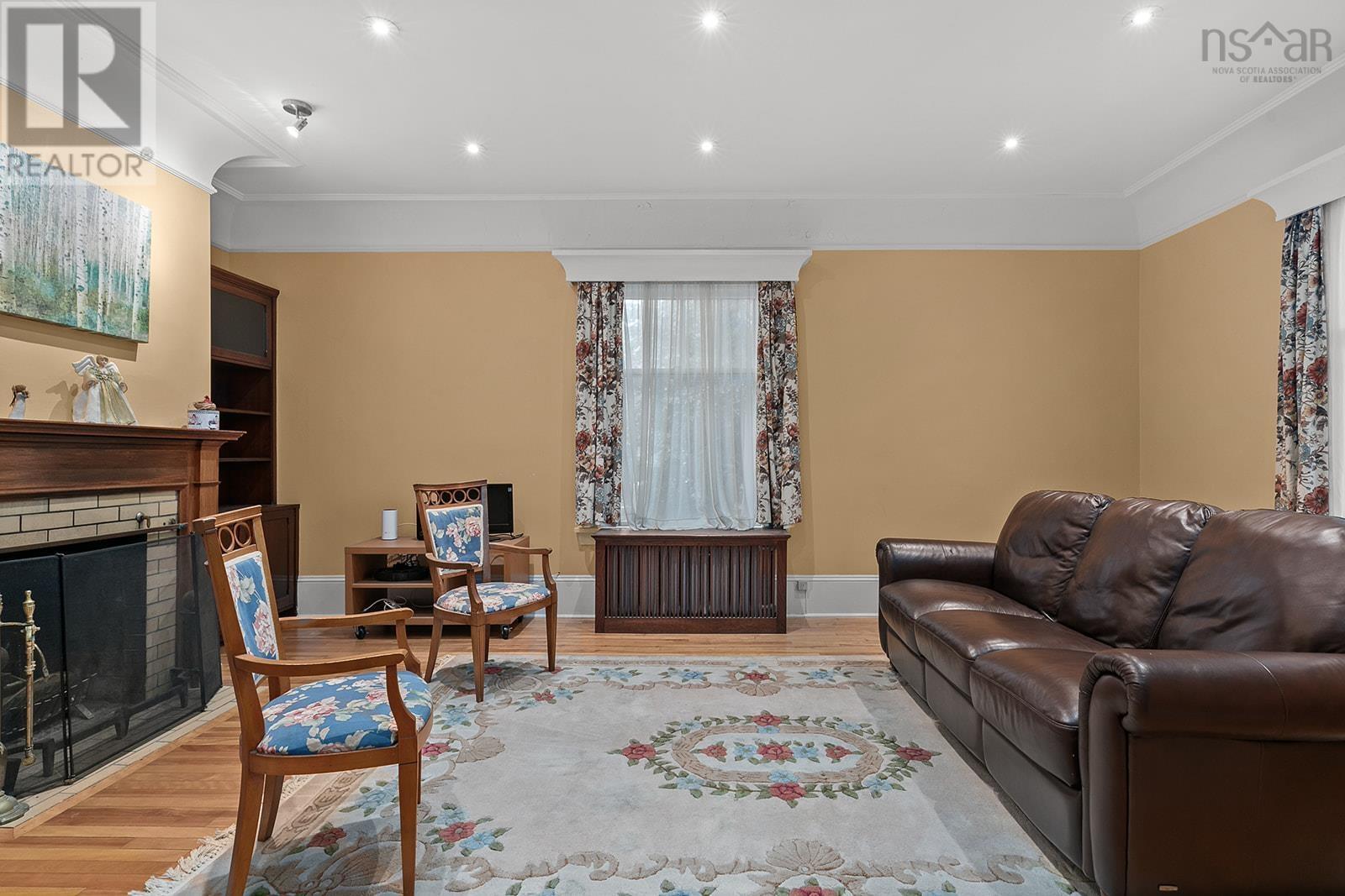 1645 Oxford Street|1647 Oxford Street