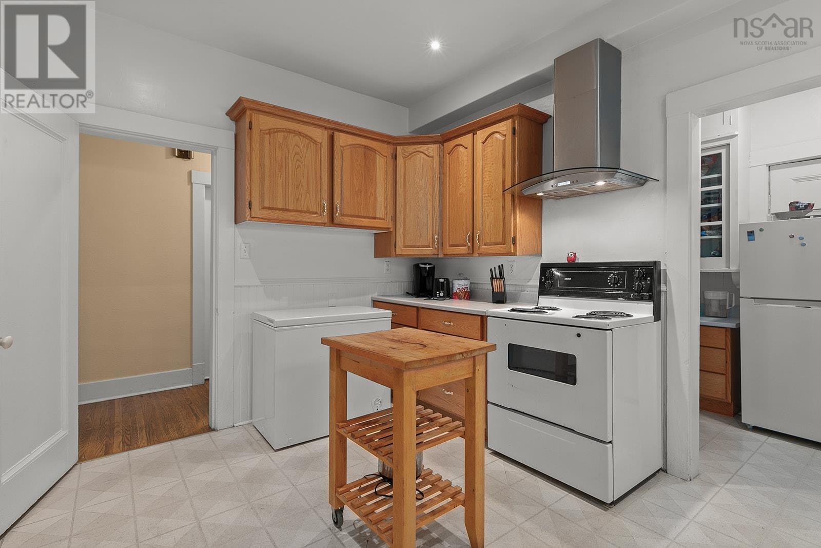 1645 Oxford Street|1647 Oxford Street