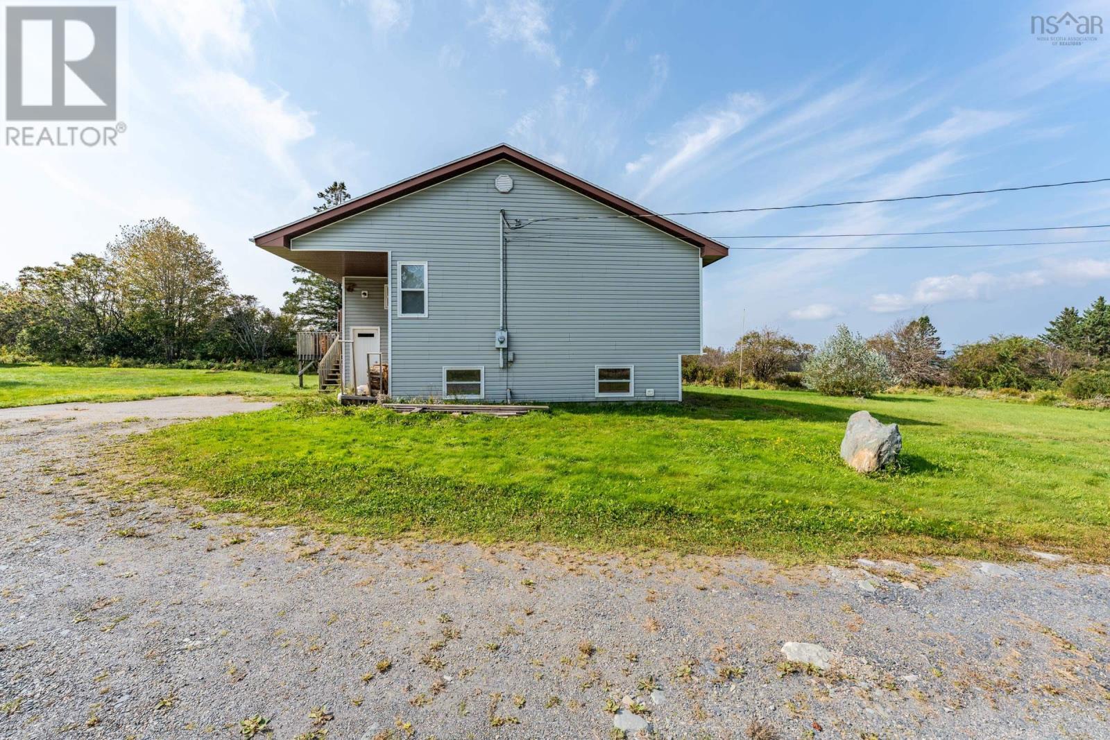 8828 Highway 101