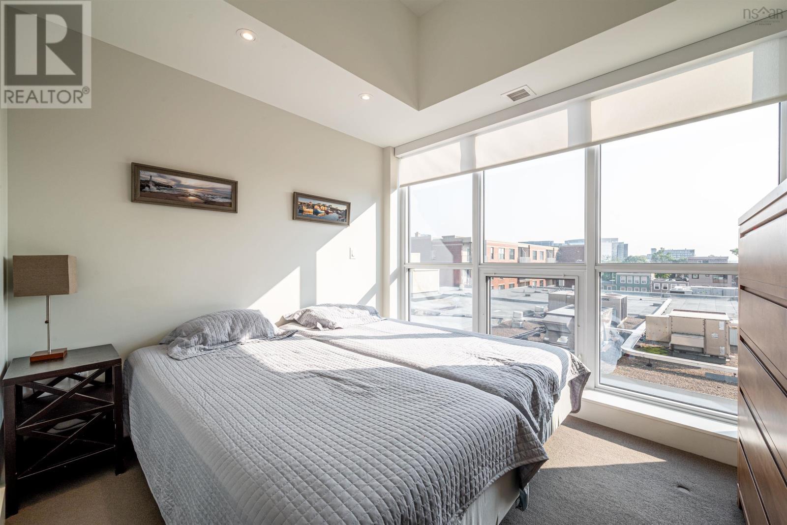 516 1585 South Park Street, #516