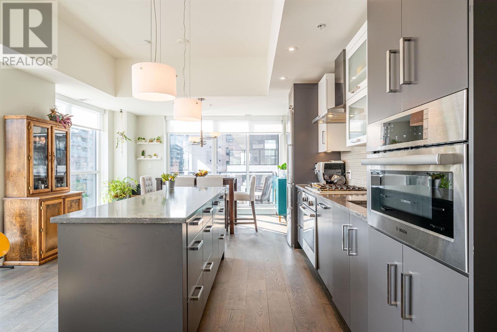 516 1585 South Park Street, #516