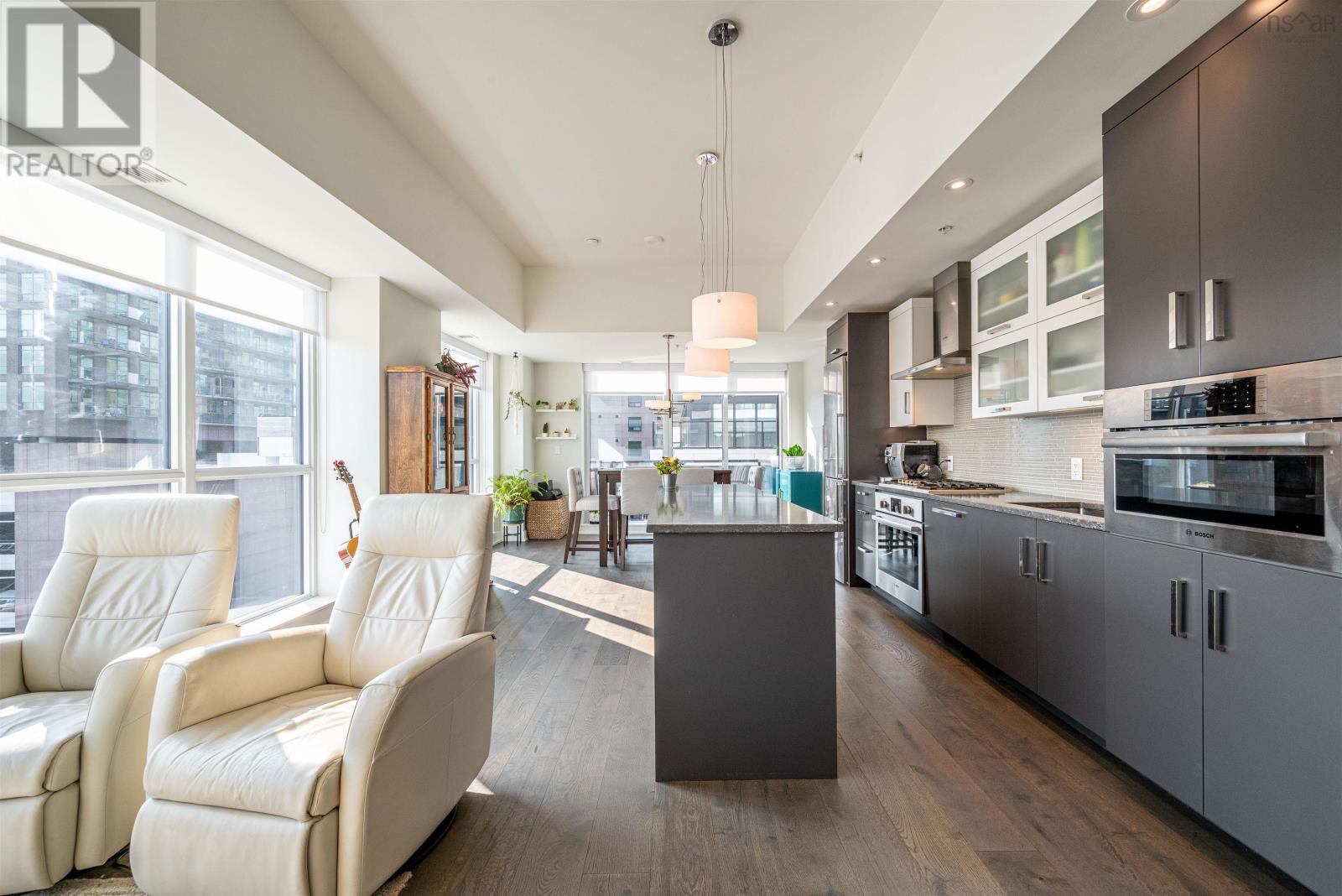 516 1585 South Park Street, #516