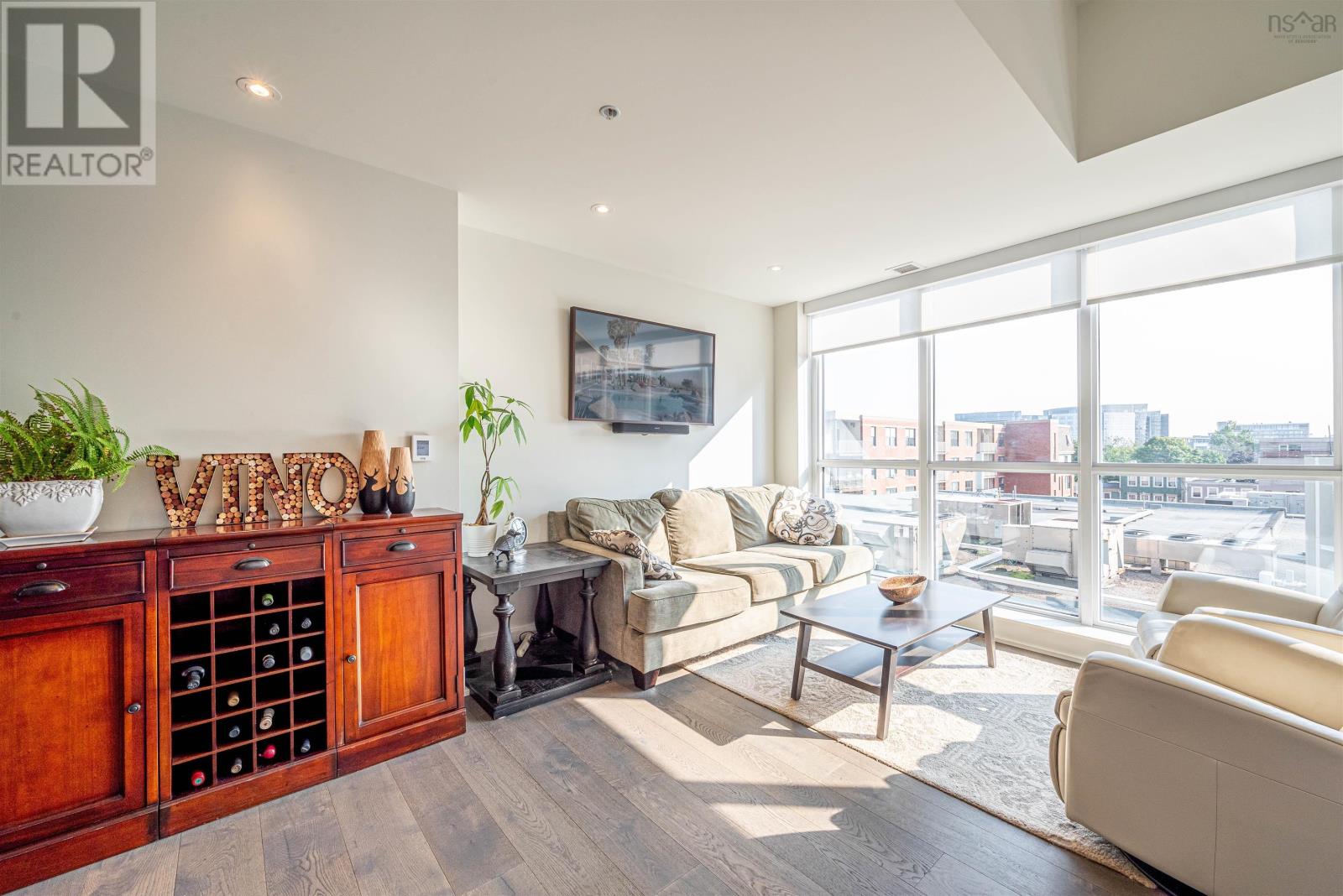 516 1585 South Park Street, #516