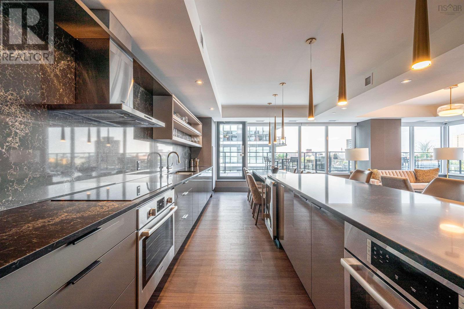 516 1585 South Park Street, #516