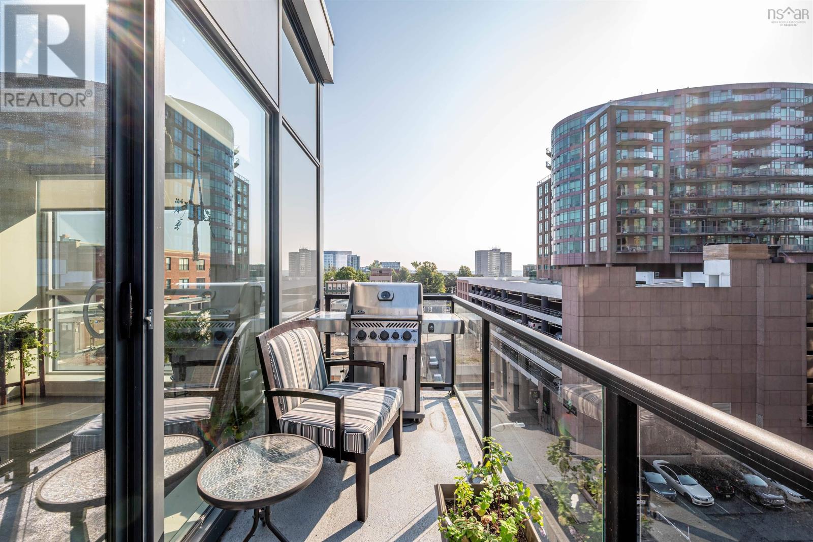 516 1585 South Park Street, #516
