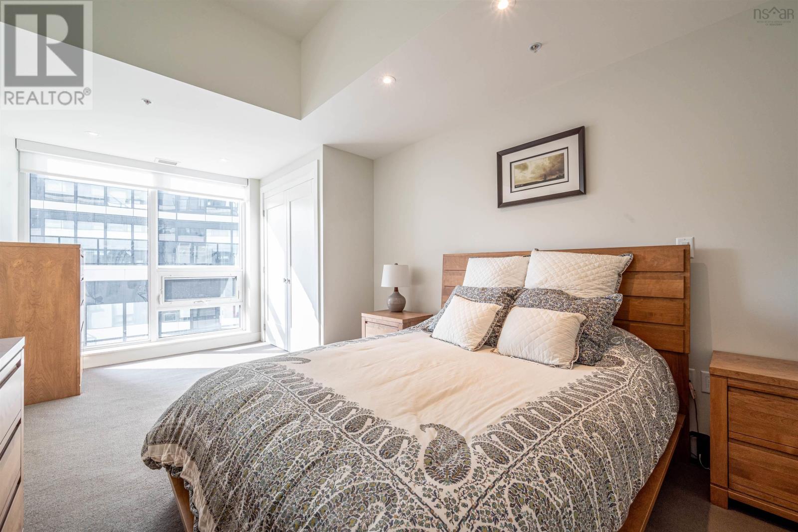 516 1585 South Park Street, #516