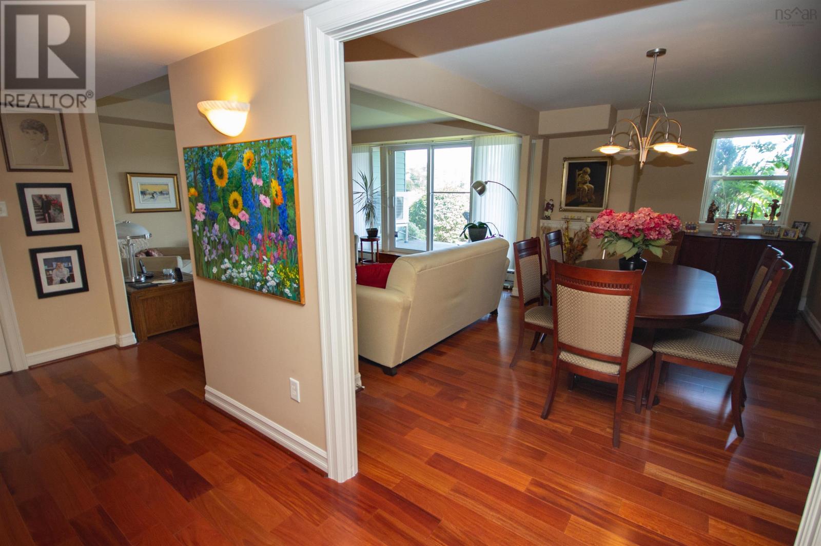 110 429 Parkland Drive, #110
