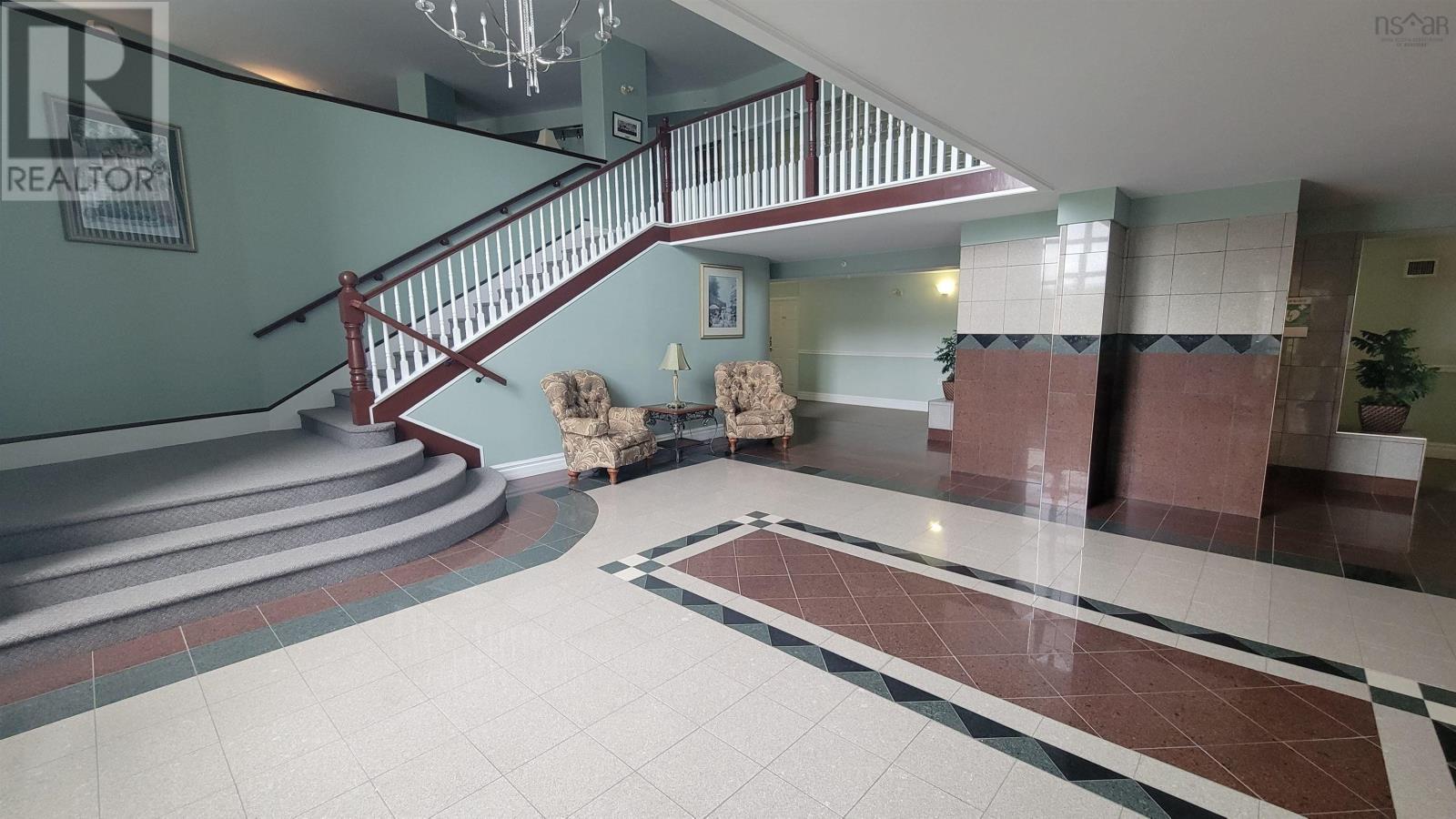 110 429 Parkland Drive, #110