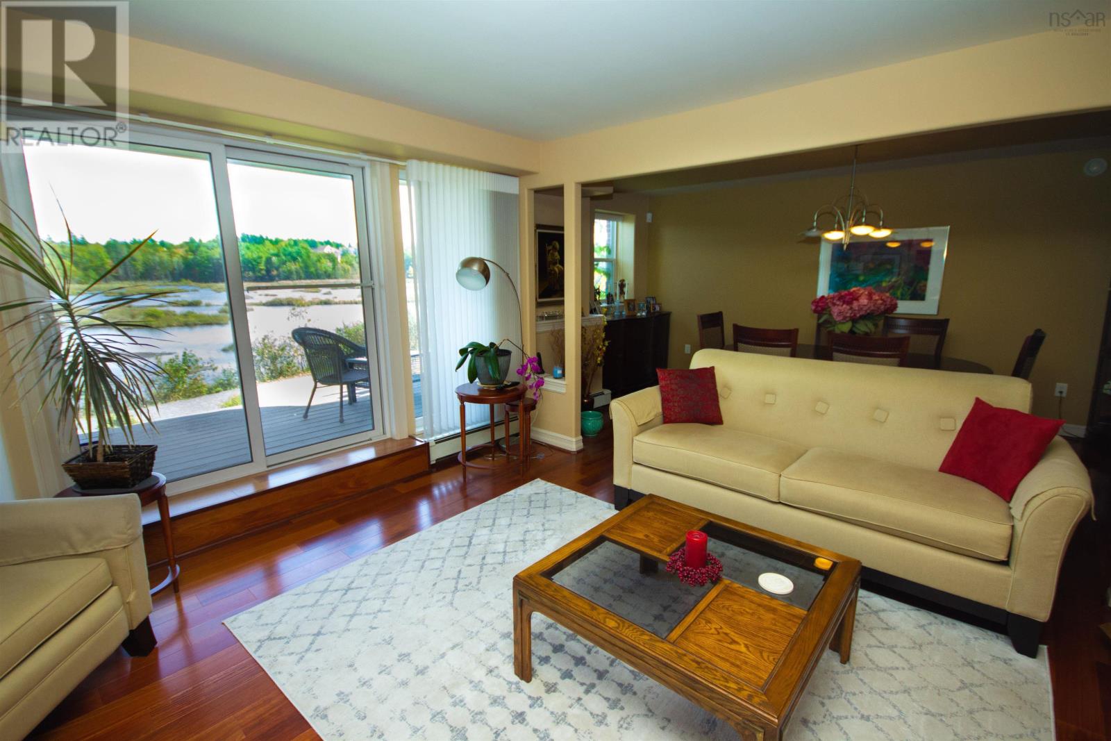 110 429 Parkland Drive, #110