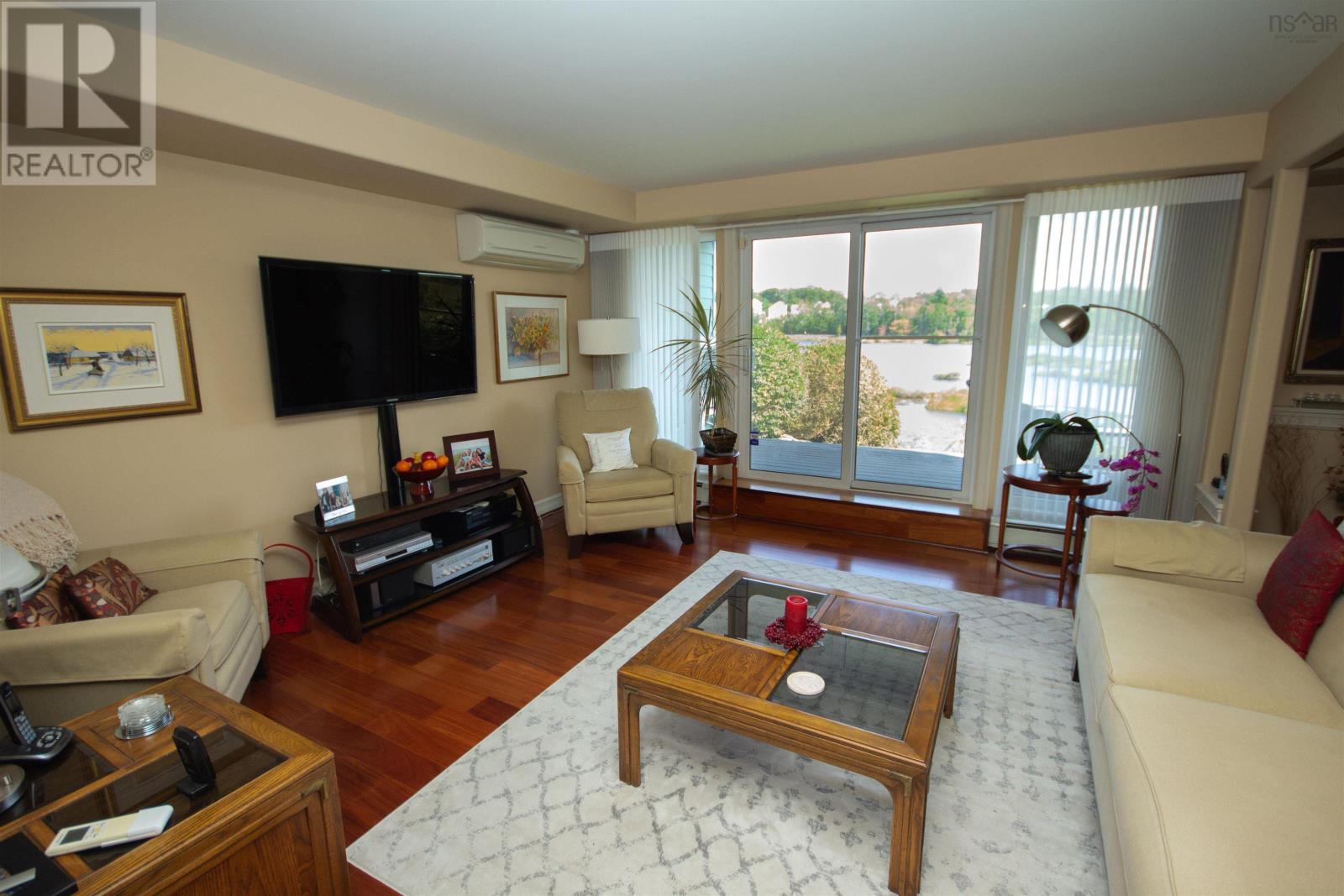 110 429 Parkland Drive, #110