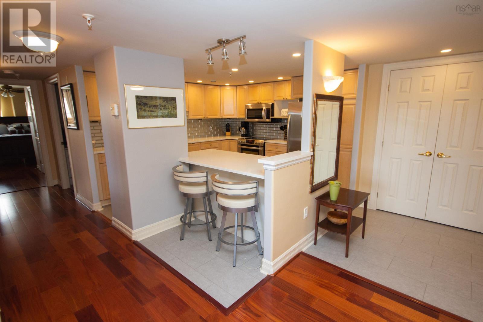 110 429 Parkland Drive, #110
