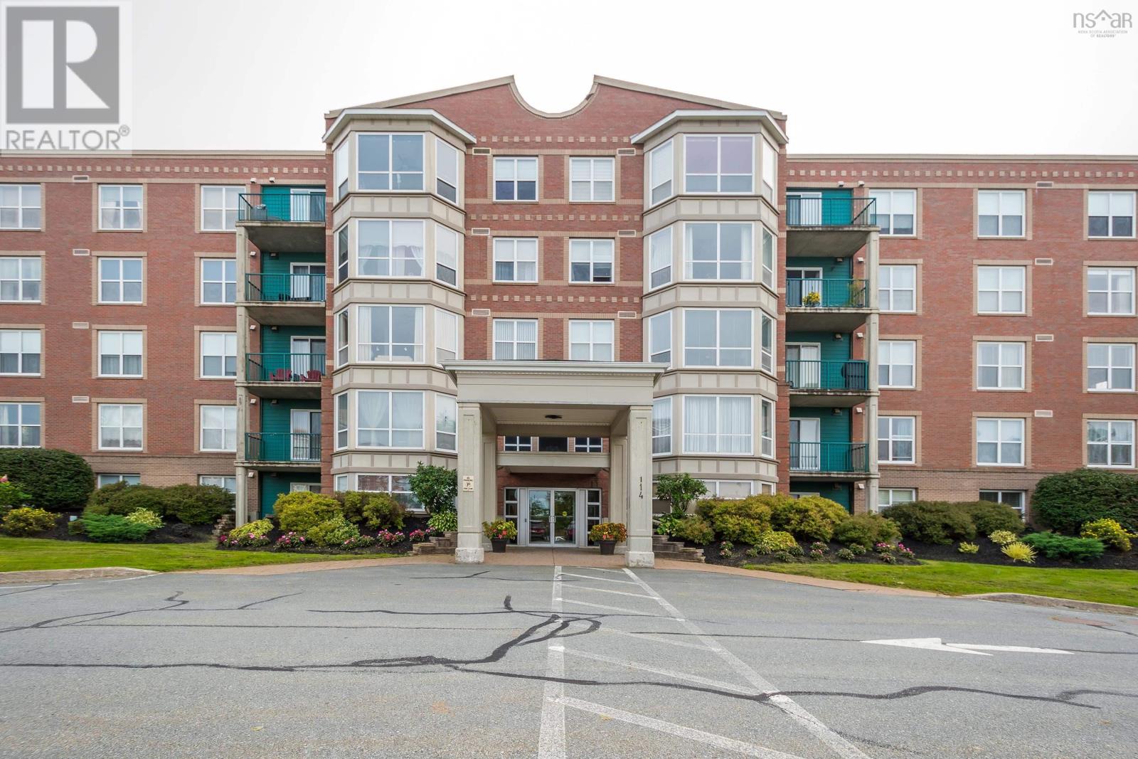 104 114 Regency Park Drive, #104