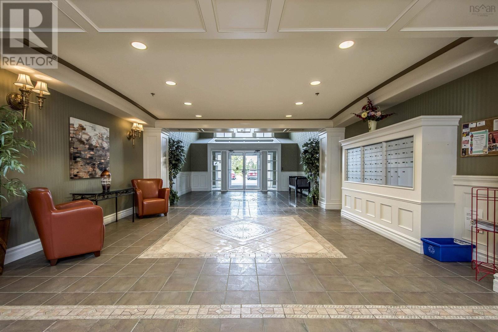 104 114 Regency Park Drive, #104