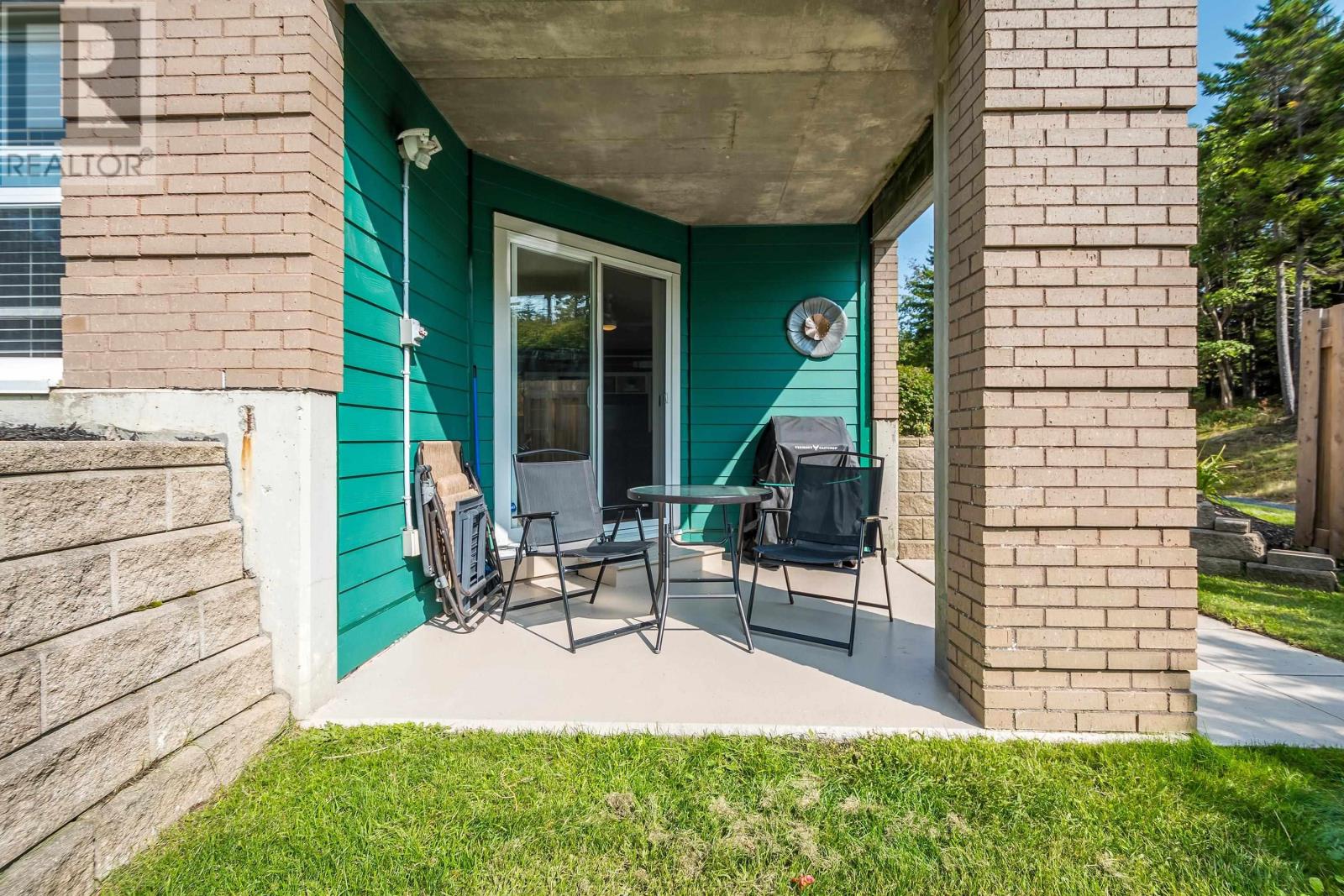 104 114 Regency Park Drive, #104